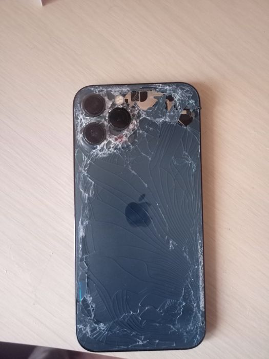 Iphone 12 pro max на запчасти