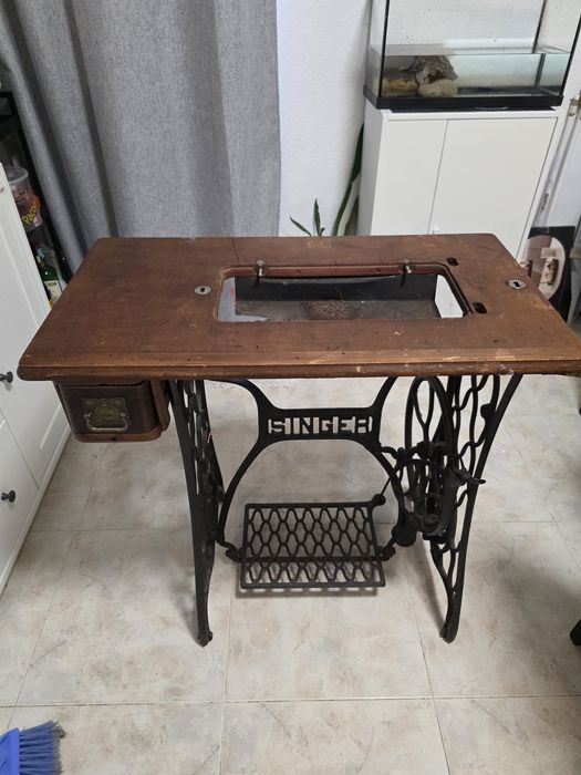 Mesa de máquina costura Singer
