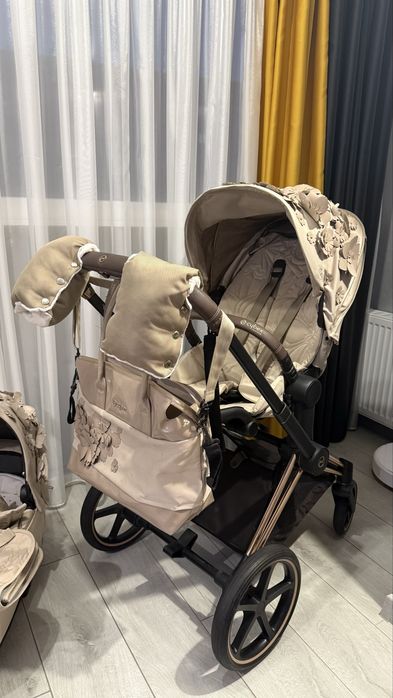 Продам коляска 3 в 1 cybex priam 4.0 simply flowers beige