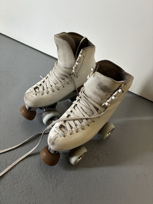 Patins de patinagem artística