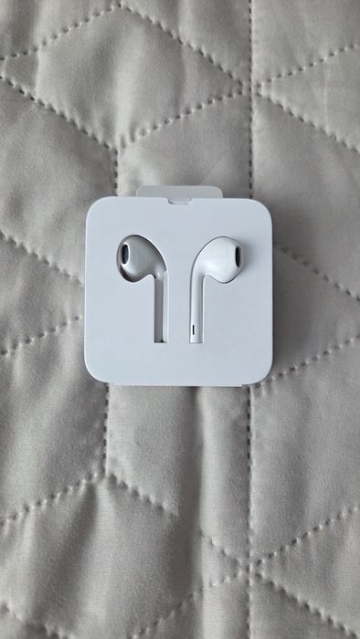 Продам нові оригінальні навушники Apple EarPods Lightning
