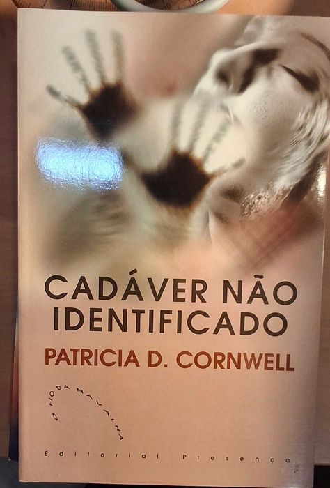 "Cadáver Não Identificado" Patricia D. Cornwell