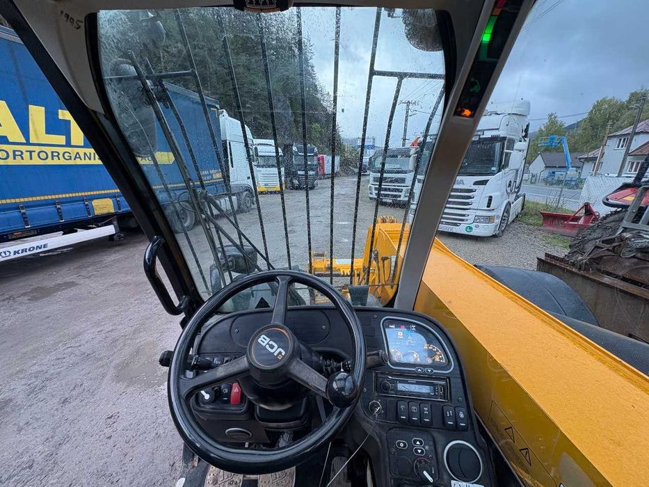 Навантажувач телескопічний JCB 531-70