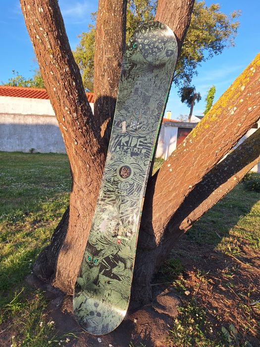 Prancha de Snowboard ride mais fixadores
Prancha de snowboard Ride bez