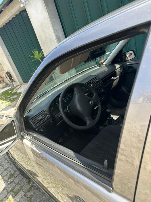 Opel Vectra A gasolina  1990. 141 mil km original. motor original em ótimo estado. freios novos.