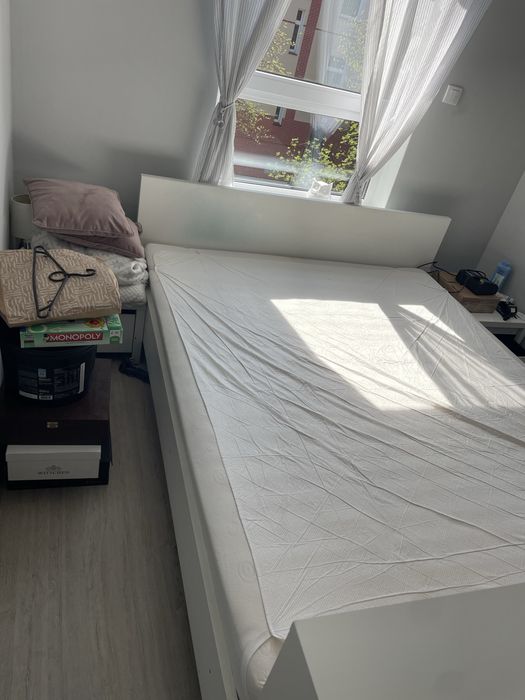 Lóżko sypialnia materac szafki nocne