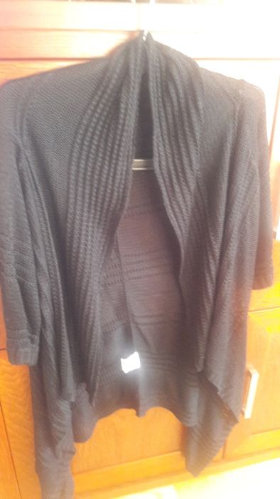 Narzutka czarna asymetryczna ażurowa L sweter kardigan