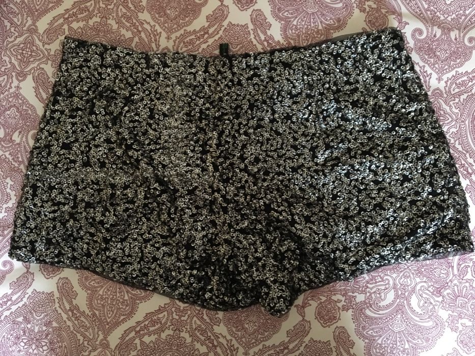 Calções de Festa em Lantejoulas, Benetton