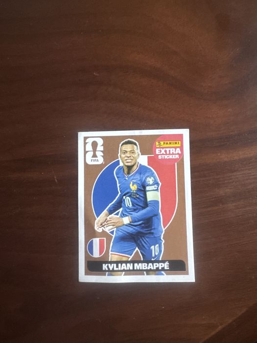 Mbapappe-extra sticker bronze   Pulisic- extra sticker silver