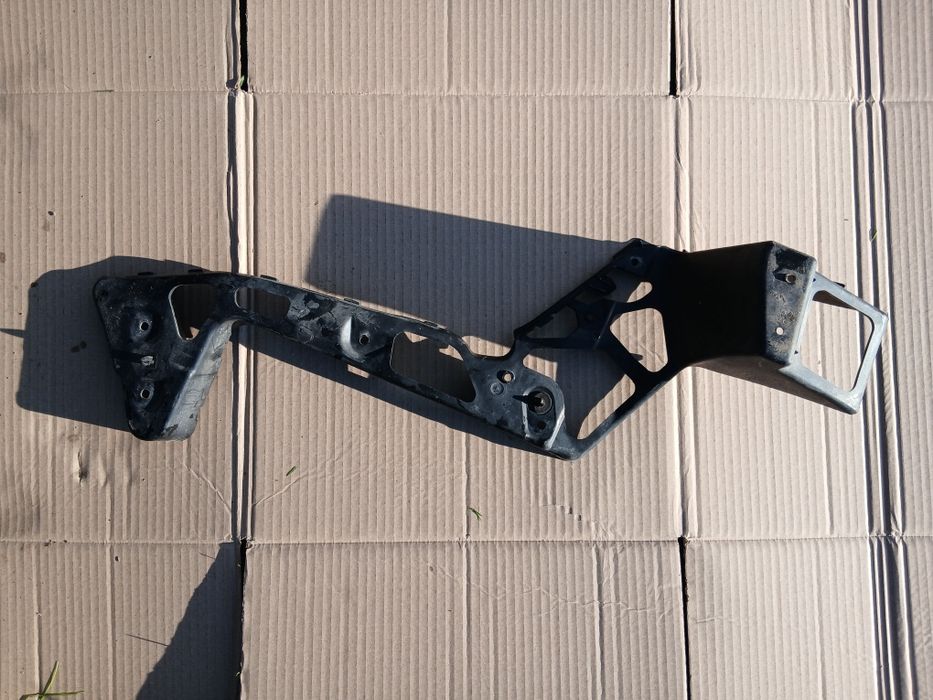 Ford Mondeo MK4 IV tylny prawy ślizg zderzaka 7S71-A