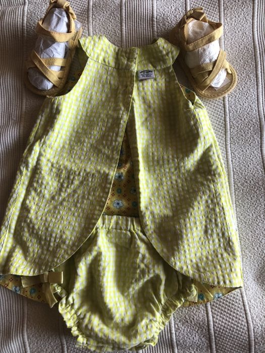 Conjunto de menina e sandalias Charanga