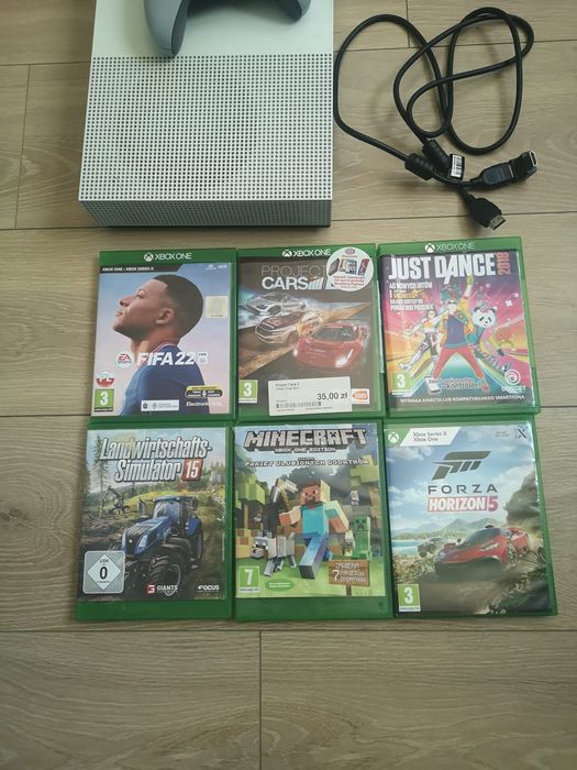 Xbox One S 500 GB + Kinect  + gry