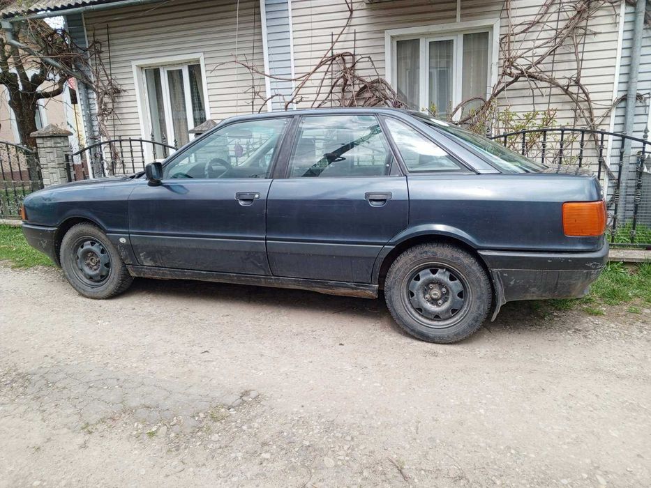 Audi 80 , 1,8 бензин , 1988 року.