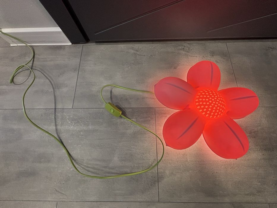 Lampka nocna Ikea kwiatek różowa dziecięca
