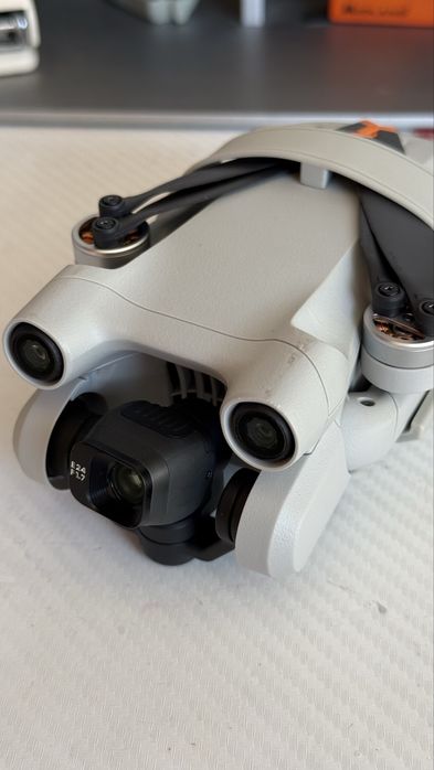 DJI Mini 3 Pro with Defect447113651700387840