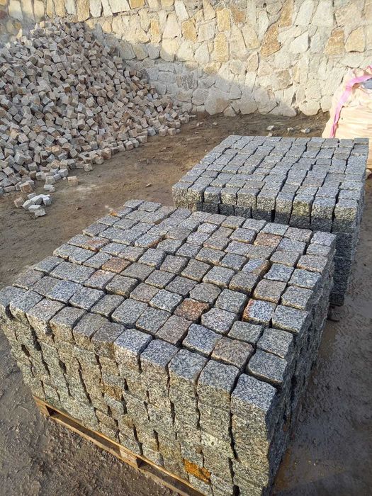 Kostka granitowa cięto - łupana płomieniowana 8/8/8 szaro-ruda