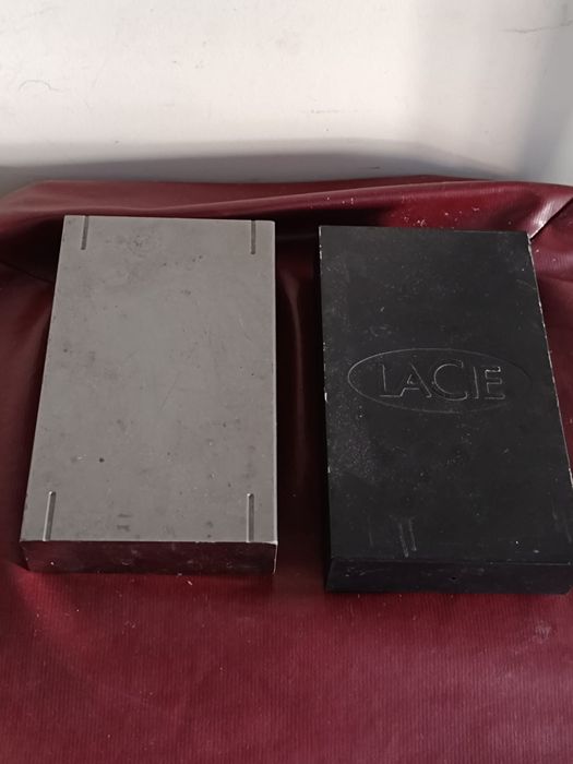 2 Discos Externos + 2 máquinas fotográficas digitais