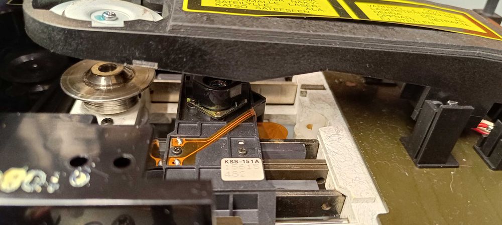 CD програвач  Denon DCD-2560 (дефект! незчітує дискі)