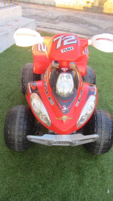 Mota 4 elétrica Feber para criança