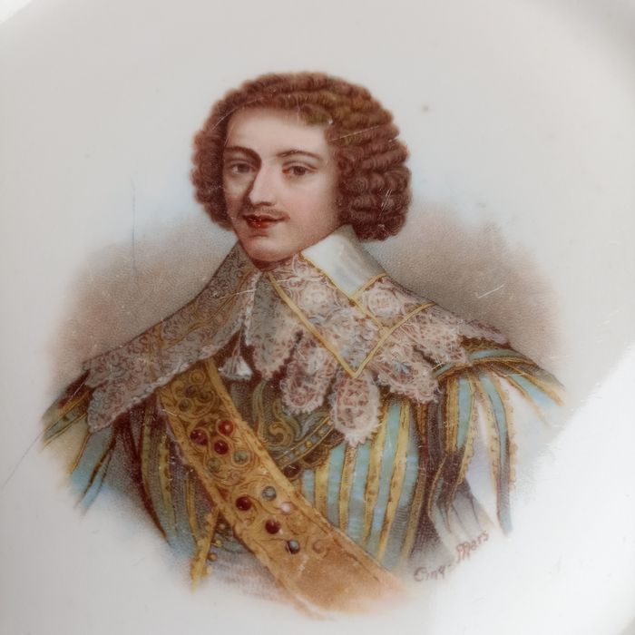 Prato antigo Limoges século XIX retrato busto masculino real