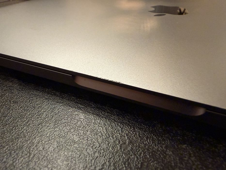 Macbook pro i5 2017 8gb ram, 256 ssd z nową baterią