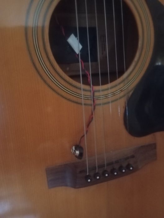 Violão semiacústico