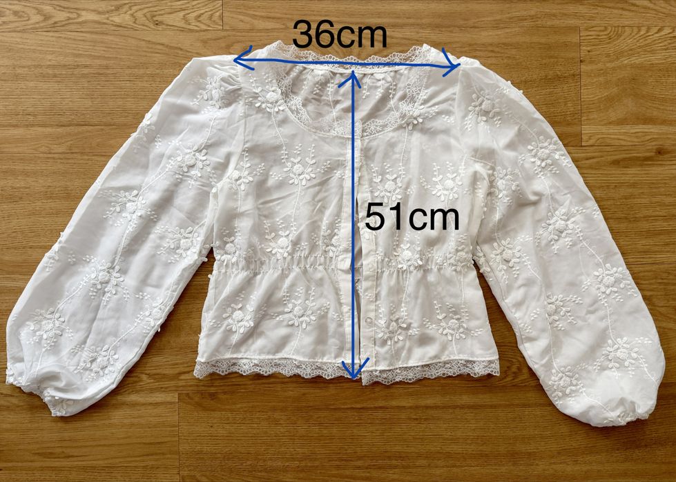 Blusa branca rendada