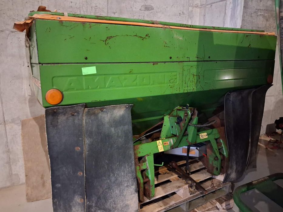 Rozsiewacz AMAZONE N 1800