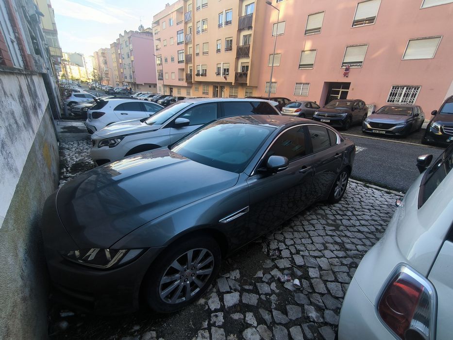 Jaguar XE 2.0 201664728230334338123