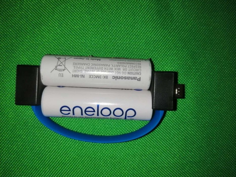 Awaryjna ładowarka telefonu na baterie na mikro USB i USB-C