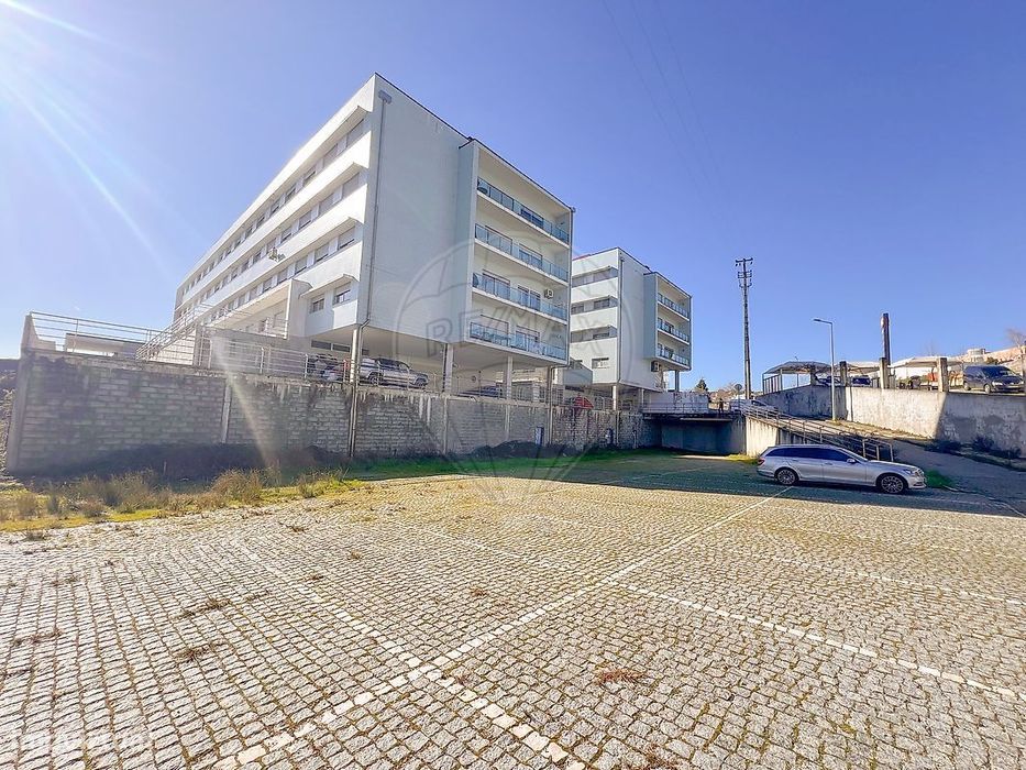 Armazém  para venda — Candedo, Vila Real