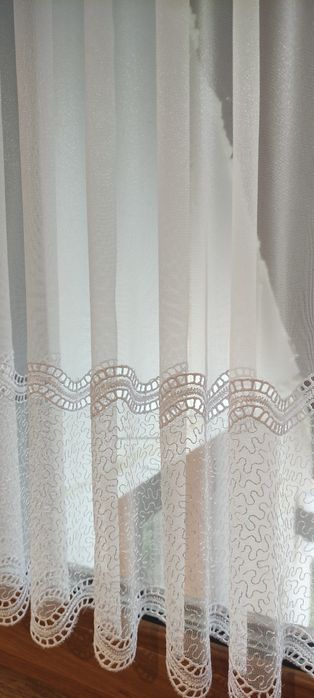 Karnisz zazdroska firanka