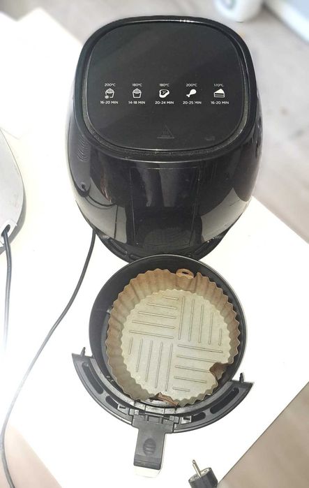 Fritadeira sem Óleo Air Fryer Digital – 1400 W – Preta