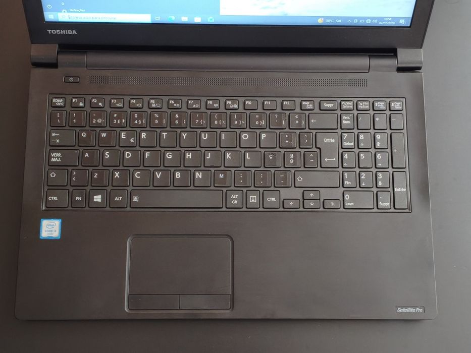 *Win10* Portátil Toshiba i3, bateria 3h30, 500GB, Bluetooth, Office 2024, teclado novo