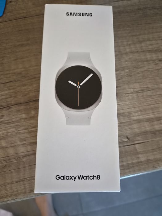 Smartwatch Samsung Galaxy Watch 8 LTE silver nowy