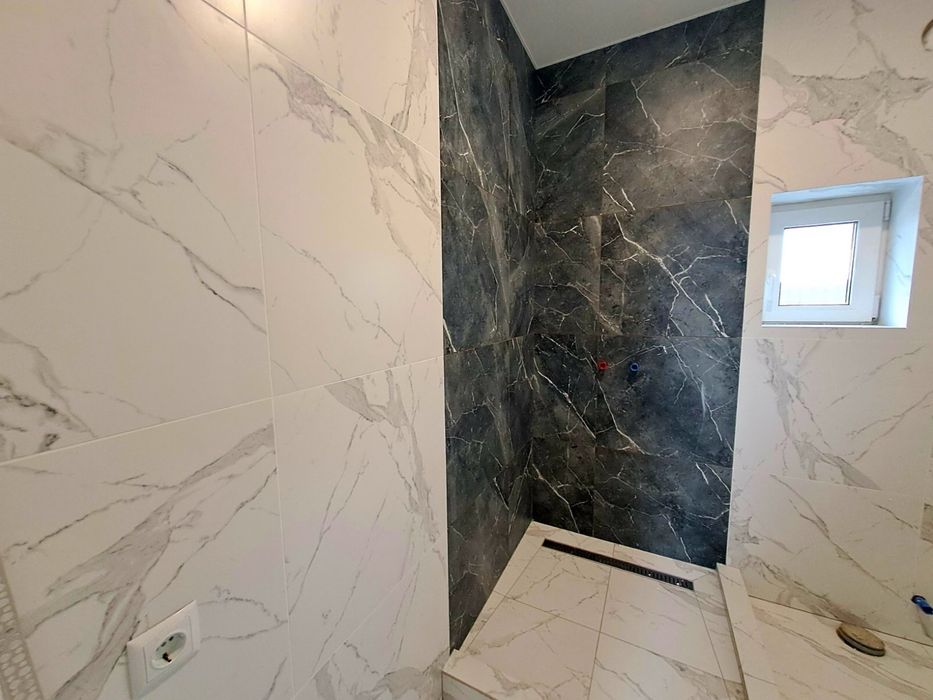 Продам будинок 120 м.кв. на 5 сотках з терасою та навісом для авто