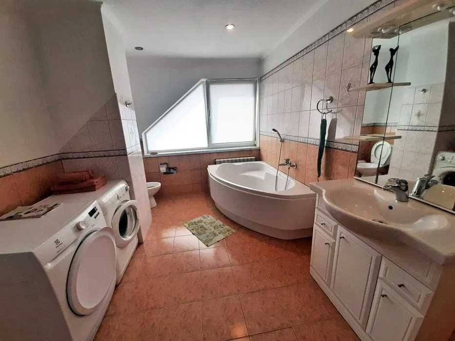 Подобова аренда будинку.Софіївська Борщагівка.Басейн.Банька!