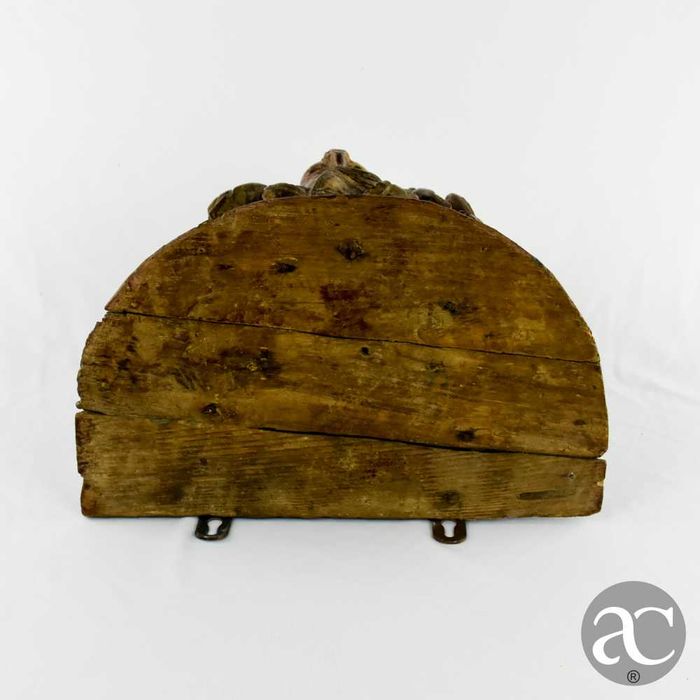 Mísula em madeira de castanho policromado séc. XVII / XVIII