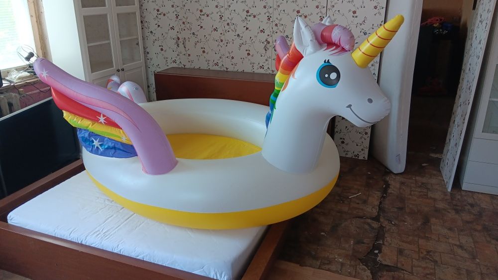 Basen dmuchany dla dzieci jednorożec