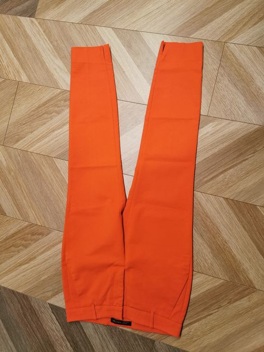 Czerwone eleganckie spodnie damskie  Zara M