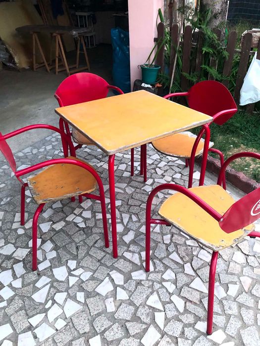 Mesa de esplanada com 4 cadeiras