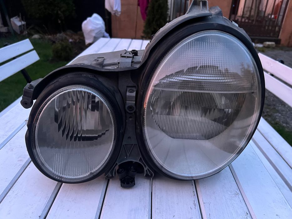 Komplet lamp xenon MERCEDES W210 oryginał Hella