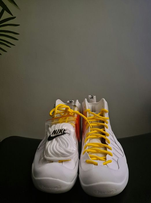 Air bakin x supreme 41