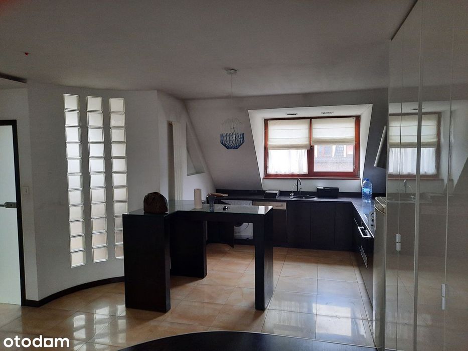 Syndyk sprzeda mieszkanie 2-poziomowe w Smolcu