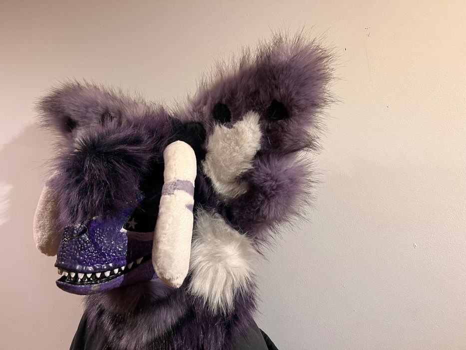 Fioletowa maska Furry
