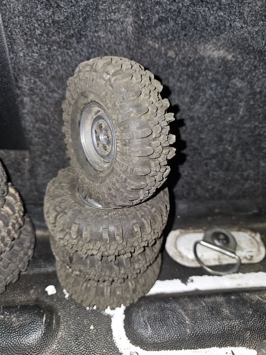 Jantes c/pneus RC Crawler 1:10