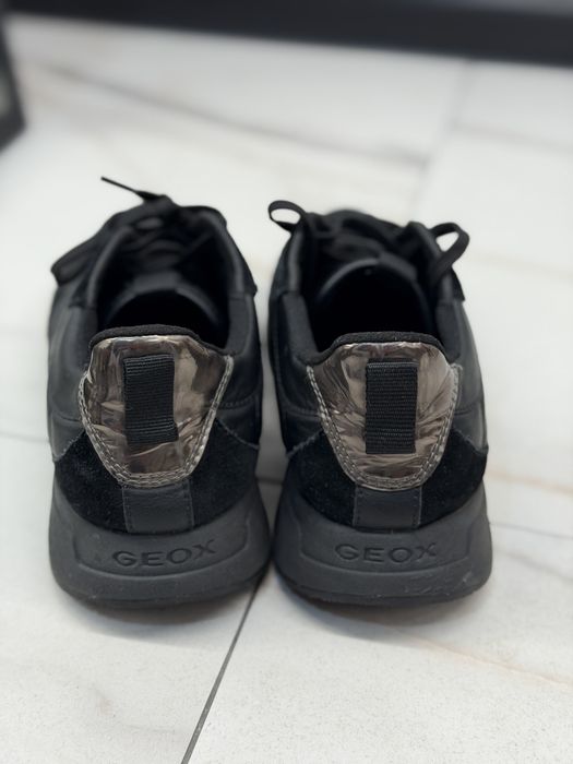 Кросівки Geox 38