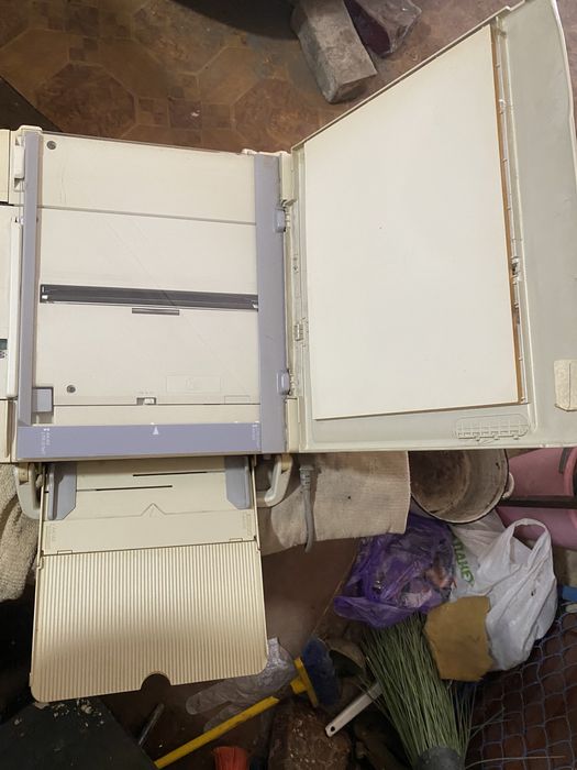 ксерокс canon F124800 под ремонт внешне в отл состоянии.