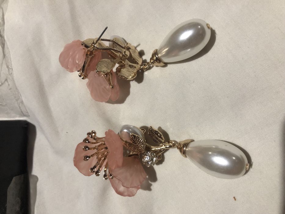 Brincos novos de cerimonia