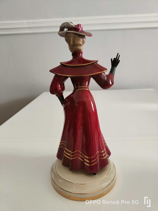 Figura | Dama Antiga | Fábrica de Loiça de Sacavém